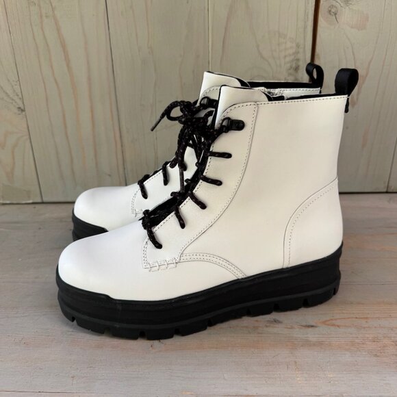 UGG SIDNEE WHITE MOTO BOOTS - Picture 2 of 9
